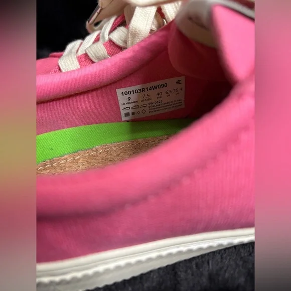 🎉 Pink Cariuma Canvas Sneakers | Women’s Size 9 | Gently Worn💖 - Picture 4 of 7